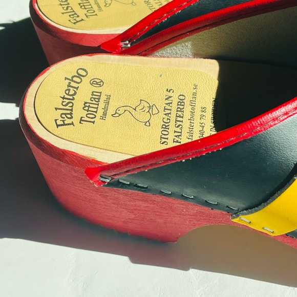 Falsterbo Tofflan Handmaid/Hand Painted Swedish Clogs - Picture 5 of 9